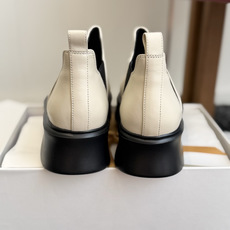东莞代购级 The row_经典切尔西短靴! the row 极简天花板切尔西靴,各大网红博主推荐 一如既往的它把持着自 东莞代购级 The row_经典切尔西短靴! the row 极简天花板切尔西靴,各大网红博主推荐 一如既往的它把持着自