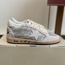 代购级女款 情侣款 男士+10 GGDB Golden Goose 星星运动鞋板鞋休闲鞋 延续品牌标志性的做旧脏脏鞋风格 代购级女款 情侣款 男士+10 GGDB Golden Goose 星星运动鞋板鞋休闲鞋 延续品牌标志性的做旧脏脏鞋风格