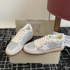 代购级女款 情侣款 男士+10 GGDB Golden Goose 星星运动鞋板鞋休闲鞋 延续品牌标志性的做旧脏脏鞋风格 代购级女款 情侣款 男士+10 GGDB Golden Goose 星星运动鞋板鞋休闲鞋 延续品牌标志性的做旧脏脏鞋风格