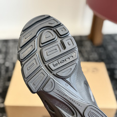 代购级 ECCO爱步26年限量款户外登山健步鞋✨ 丹麦老牌ECCO健步探索系列 选用上等牛皮,皮质细腻柔软,透气强韧 直 代购级 ECCO爱步26年限量款户外登山健步鞋✨ 丹麦老牌ECCO健步探索系列 选用上等牛皮,皮质细腻柔软,透气强韧 直