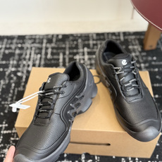 代购级 ECCO爱步26年限量款户外登山健步鞋✨ 丹麦老牌ECCO健步探索系列 选用上等牛皮,皮质细腻柔软,透气强韧 直 代购级 ECCO爱步26年限量款户外登山健步鞋✨ 丹麦老牌ECCO健步探索系列 选用上等牛皮,皮质细腻柔软,透气强韧 直