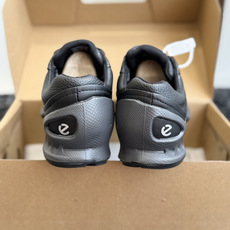 代购级 ECCO爱步26年限量款户外登山健步鞋✨ 丹麦老牌ECCO健步探索系列 选用上等牛皮,皮质细腻柔软,透气强韧 直 代购级 ECCO爱步26年限量款户外登山健步鞋✨ 丹麦老牌ECCO健步探索系列 选用上等牛皮,皮质细腻柔软,透气强韧 直