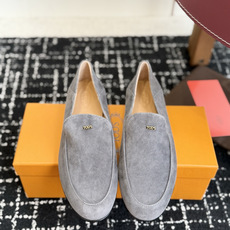 代购级 TOD'S 2026新款羊京乐福鞋✨ 意大利TOD'S经典款,极简百搭平底乐福 利落鞋型,日常通勤都适配,低调高 代购级 TOD'S 2026新款羊京乐福鞋✨ 意大利TOD'S经典款,极简百搭平底乐福 利落鞋型,日常通勤都适配,低调高