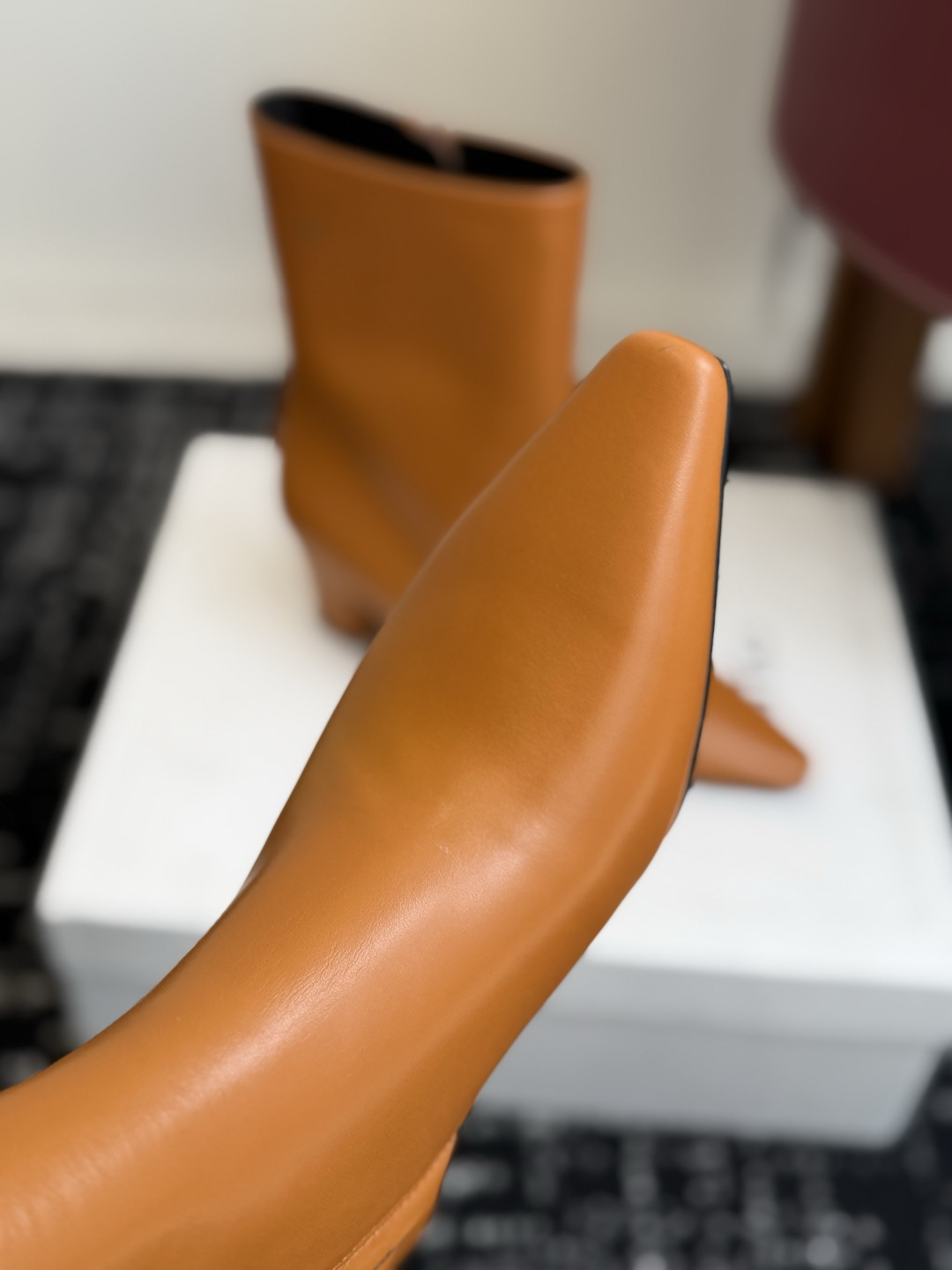 代购级 Celine /塞琳26WF新品凯旋门 复古侧拉链小方头粗跟短靴、经典凯旋门标识点睛、小方头自带复古韵味、侧拉链