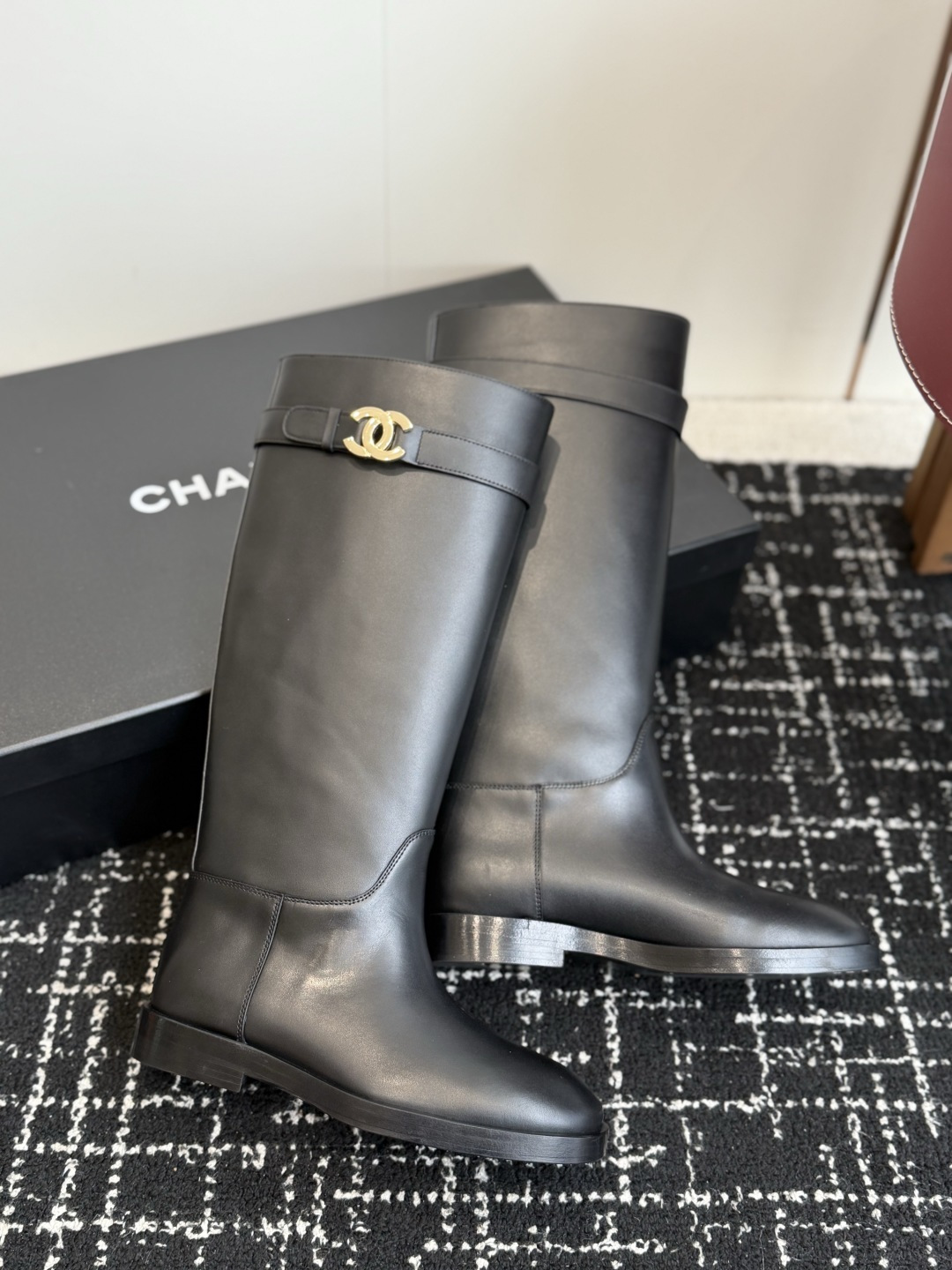 代购级 CHANEL香奈儿经典高筒骑士长靴✨ 原版定制平纹小牛鞋面,皮面细腻油润质感在线 内里选用混种羊皮+水染牛皮,贴 代购级 CHANEL香奈儿经典高筒骑士长靴✨ 原版定制平纹小牛鞋面,皮面细腻油润质感在线 内里选用混种羊皮+水染牛皮,贴