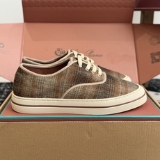 代购级 Loro Piana|复古格纹羊绒休闲板鞋 甄选原版羊绒格纹鞋面,质感高级软糯,自带复古氛围感 内里采用细腻羊皮 代购级 Loro Piana|复古格纹羊绒休闲板鞋 甄选原版羊绒格纹鞋面,质感高级软糯,自带复古氛围感 内里采用细腻羊皮