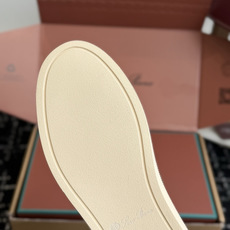 代购级 Loro Piana|复古格纹羊绒休闲板鞋 甄选原版羊绒格纹鞋面,质感高级软糯,自带复古氛围感 内里采用细腻羊皮 代购级 Loro Piana|复古格纹羊绒休闲板鞋 甄选原版羊绒格纹鞋面,质感高级软糯,自带复古氛围感 内里采用细腻羊皮
