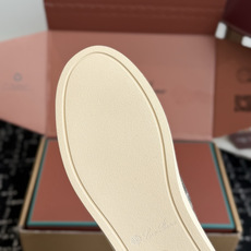 代购级 Loro Piana|复古格纹羊绒休闲板鞋 甄选原版羊绒格纹鞋面,质感高级软糯,自带复古氛围感 内里采用细腻羊皮 代购级 Loro Piana|复古格纹羊绒休闲板鞋 甄选原版羊绒格纹鞋面,质感高级软糯,自带复古氛围感 内里采用细腻羊皮