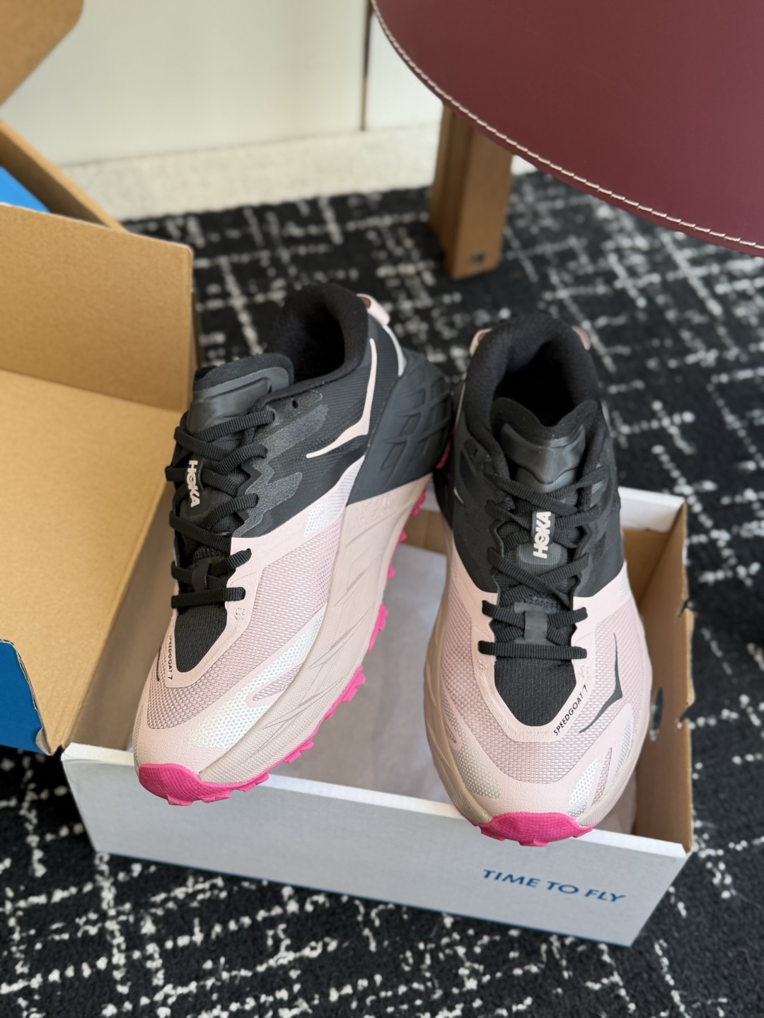 代购级 HOKA ONE ONE SPEEDGOAT 7 男女款越野跑鞋 硬核户外全能款，舒适百搭，慢跑徒步都适配 搭载