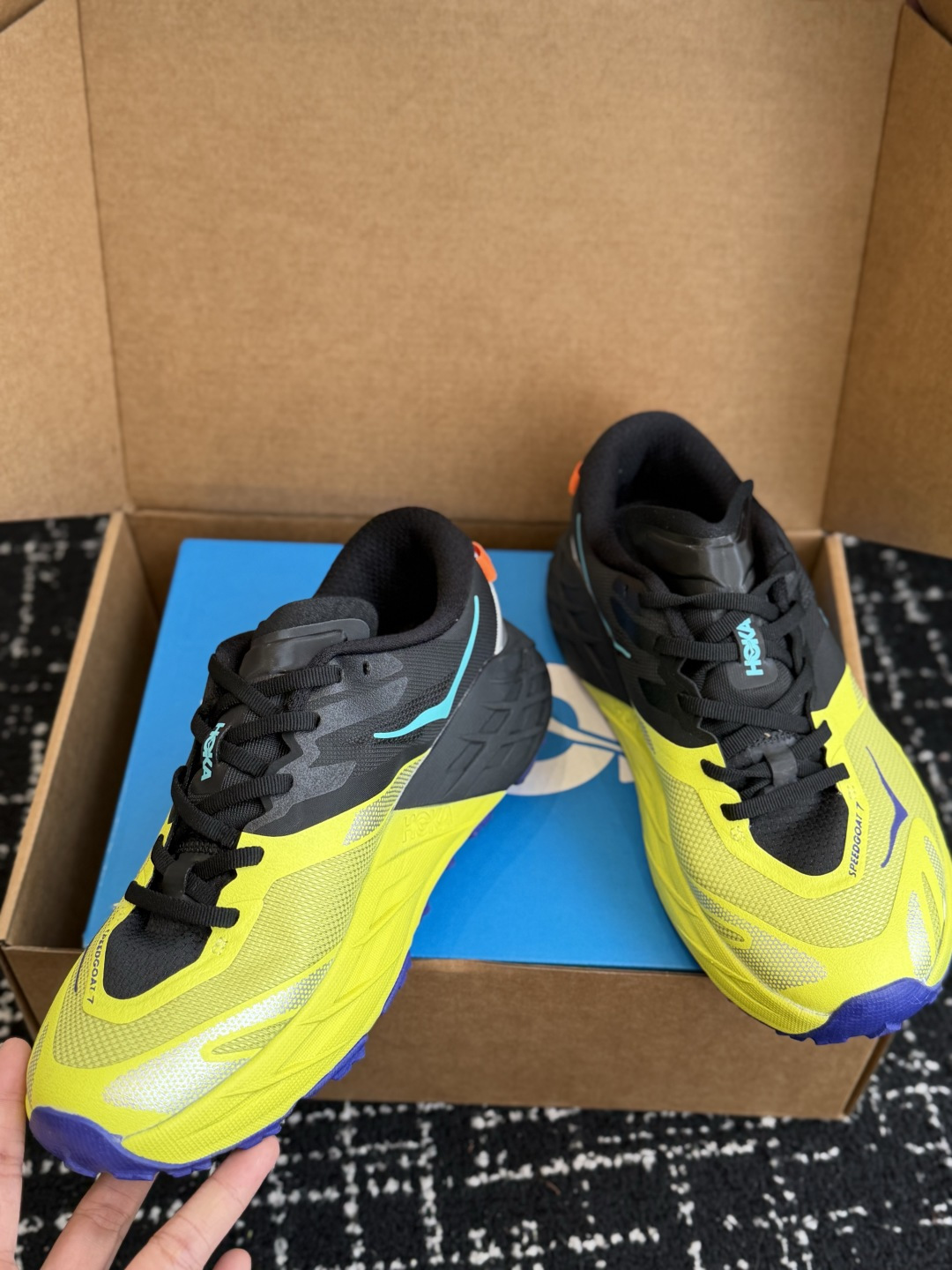 代购级 HOKA ONE ONE SPEEDGOAT 7 男女款越野跑鞋 硬核户外全能款，舒适百搭，慢跑徒步都适配 搭载