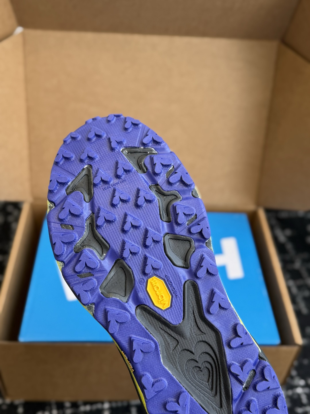 代购级 HOKA ONE ONE SPEEDGOAT 7 男女款越野跑鞋 硬核户外全能款，舒适百搭，慢跑徒步都适配 搭载