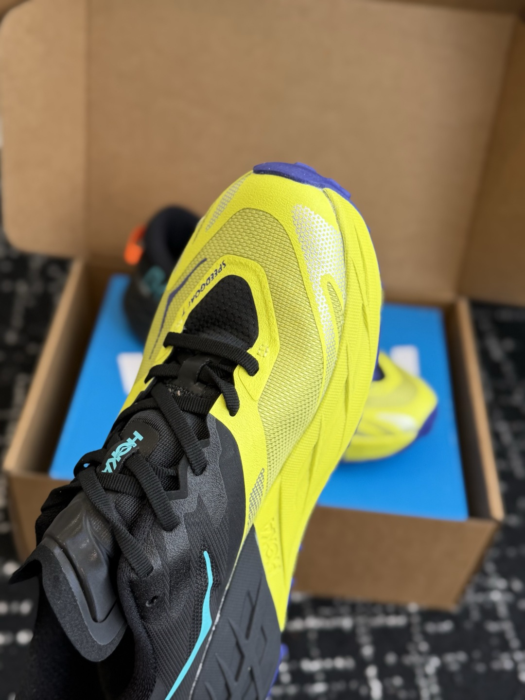 代购级 HOKA ONE ONE SPEEDGOAT 7 男女款越野跑鞋 硬核户外全能款，舒适百搭，慢跑徒步都适配 搭载