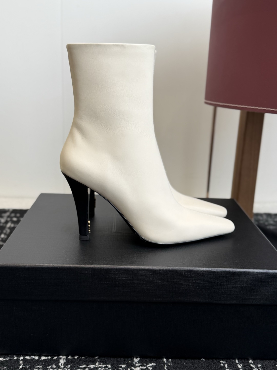 代购级 YSL｜Yvette 圣罗兰高跟直筒短靴 大长腿必备 精致尖头高跟，气场拉满 多面料可选｜牛油皮/麂皮/豹纹马毛