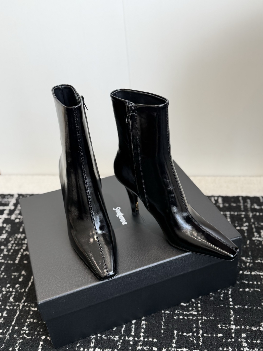 代购级 YSL｜Yvette 圣罗兰高跟直筒短靴 大长腿必备 精致尖头高跟，气场拉满 多面料可选｜牛油皮/麂皮/豹纹马毛