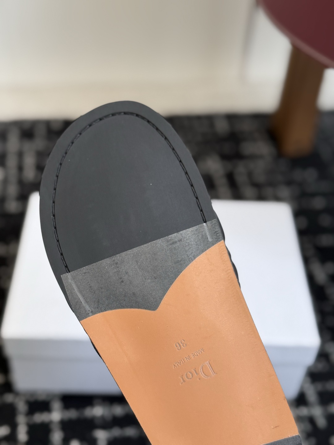 代购级 Dior|菱格蝴蝶结一字拖鞋 夏日氛围感必备 经典菱格衍缝工艺,精致蝴蝶结搭配金属吊饰,优雅显贵 原版细腻皮质, 代购级 Dior|菱格蝴蝶结一字拖鞋 夏日氛围感必备 经典菱格衍缝工艺,精致蝴蝶结搭配金属吊饰,优雅显贵 原版细腻皮质,