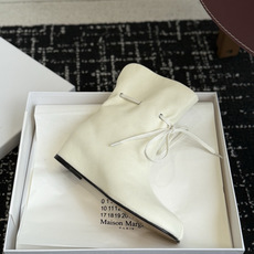 代购级 Maison Margiela马吉拉抽绳Tabi分趾靴 经典Tabi分趾鞋型,品牌标志性设计,辨识度拉满 柔软头 代购级 Maison Margiela马吉拉抽绳Tabi分趾靴 经典Tabi分趾鞋型,品牌标志性设计,辨识度拉满 柔软头