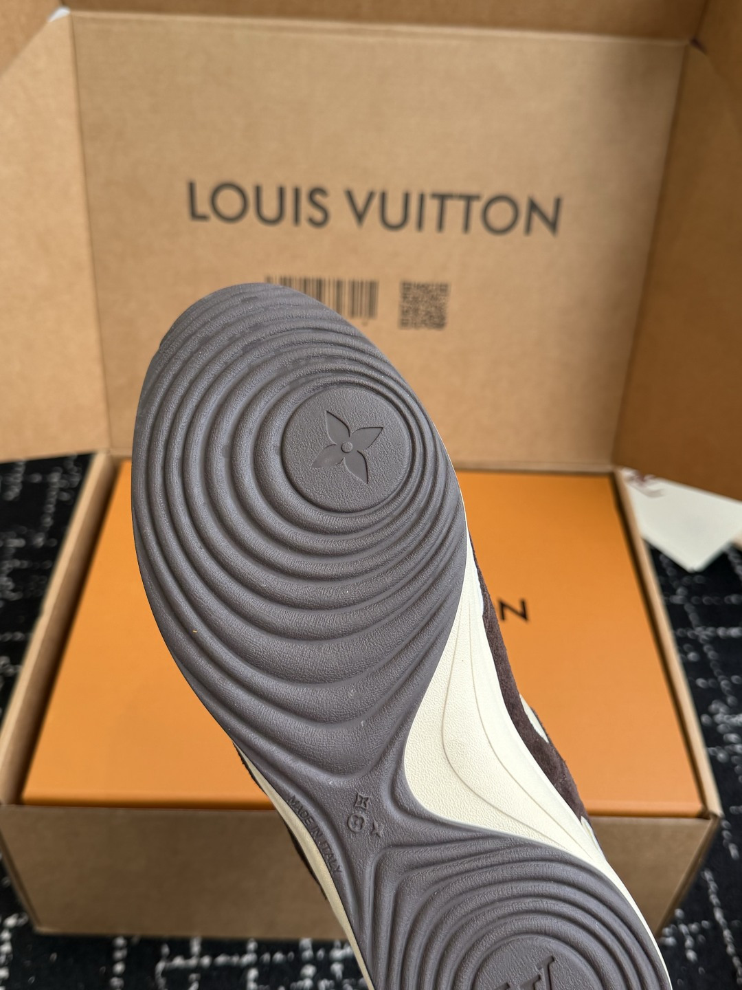 代购级 LV FW26 Shoes Parts 复古休闲运动鞋✨ 鞋面尼龙防水布搭配小牛皮拼接,手感丝滑,整体鞋身超轻, 代购级 LV FW26 Shoes Parts 复古休闲运动鞋✨ 鞋面尼龙防水布搭配小牛皮拼接,手感丝滑,整体鞋身超轻,