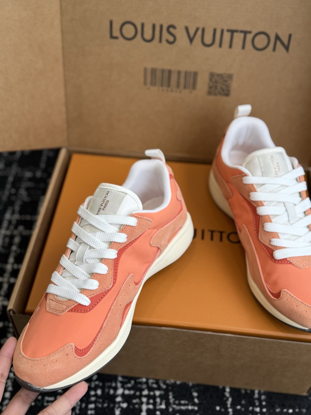 代购级 LV FW26 Shoes Parts 复古休闲运动鞋✨ 鞋面尼龙防水布搭配小牛皮拼接,手感丝滑,整体鞋身超轻, 代购级 LV FW26 Shoes Parts 复古休闲运动鞋✨ 鞋面尼龙防水布搭配小牛皮拼接,手感丝滑,整体鞋身超轻,