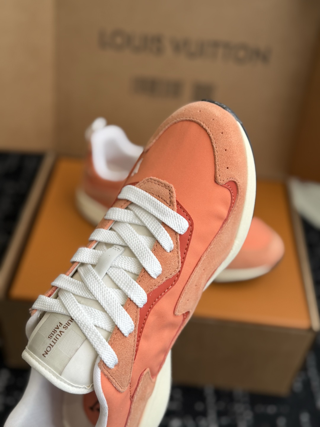 代购级 LV FW26 Shoes Parts 复古休闲运动鞋✨ 鞋面尼龙防水布搭配小牛皮拼接,手感丝滑,整体鞋身超轻, 代购级 LV FW26 Shoes Parts 复古休闲运动鞋✨ 鞋面尼龙防水布搭配小牛皮拼接,手感丝滑,整体鞋身超轻,