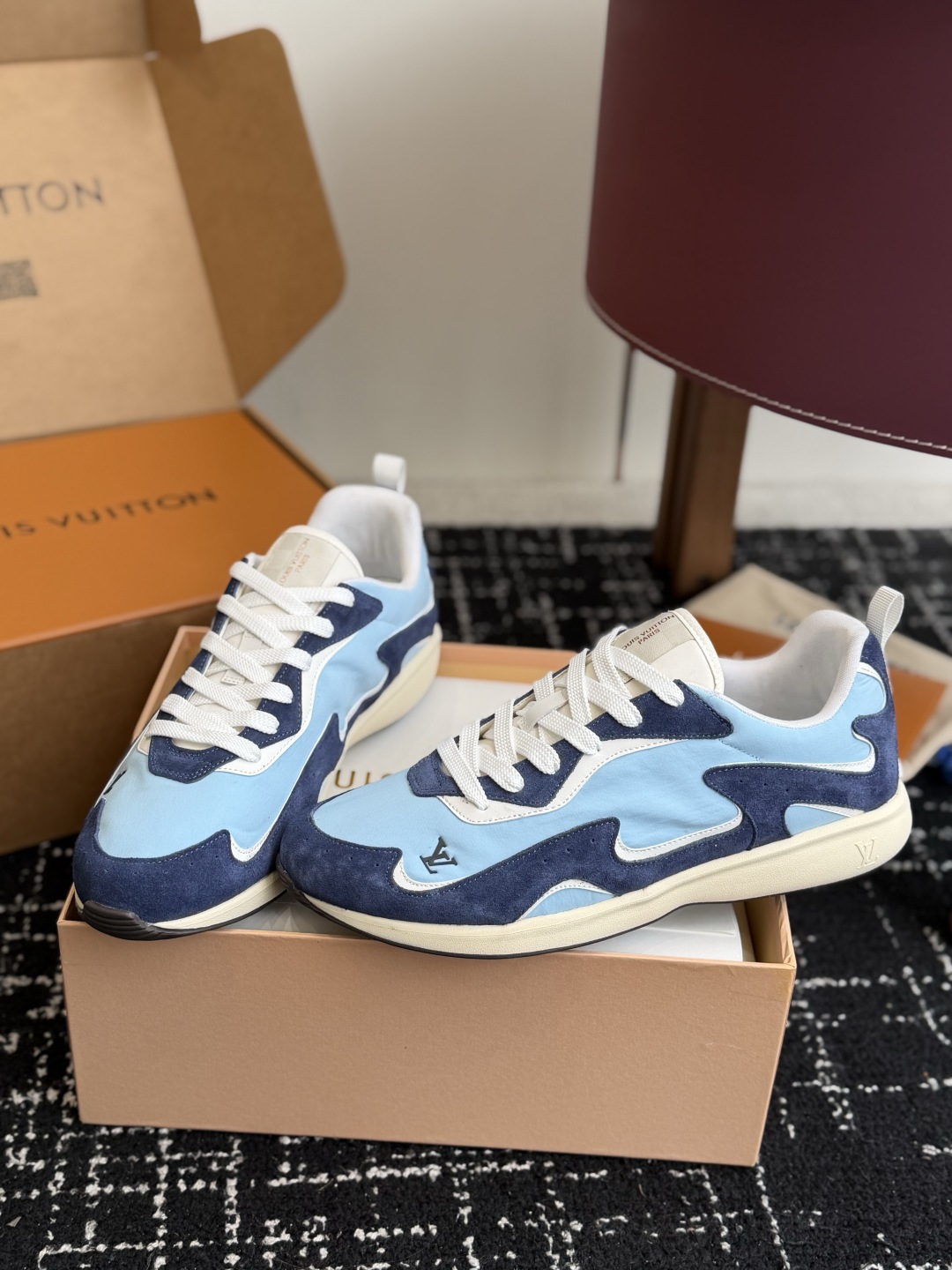 代购级 LV FW26 Shoes Parts 复古休闲运动鞋✨ 鞋面尼龙防水布搭配小牛皮拼接,手感丝滑,整体鞋身超轻, 代购级 LV FW26 Shoes Parts 复古休闲运动鞋✨ 鞋面尼龙防水布搭配小牛皮拼接,手感丝滑,整体鞋身超轻,