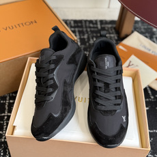 代购级 LV FW26 Shoes Parts 复古休闲运动鞋✨ 鞋面尼龙防水布搭配小牛皮拼接,手感丝滑,整体鞋身超轻, 代购级 LV FW26 Shoes Parts 复古休闲运动鞋✨ 鞋面尼龙防水布搭配小牛皮拼接,手感丝滑,整体鞋身超轻,