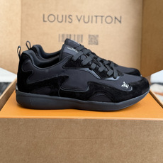 代购级 LV FW26 Shoes Parts 复古休闲运动鞋✨ 鞋面尼龙防水布搭配小牛皮拼接,手感丝滑,整体鞋身超轻, 代购级 LV FW26 Shoes Parts 复古休闲运动鞋✨ 鞋面尼龙防水布搭配小牛皮拼接,手感丝滑,整体鞋身超轻,