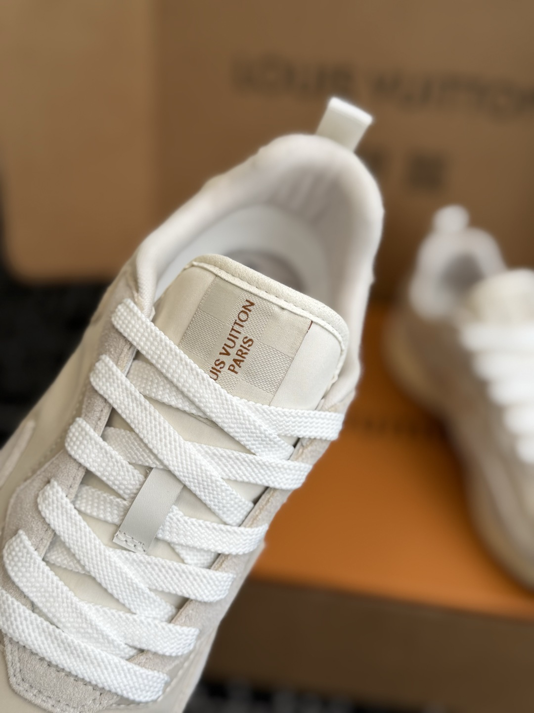 代购级 LV FW26 Shoes Parts 复古休闲运动鞋✨ 鞋面尼龙防水布搭配小牛皮拼接,手感丝滑,整体鞋身超轻, 代购级 LV FW26 Shoes Parts 复古休闲运动鞋✨ 鞋面尼龙防水布搭配小牛皮拼接,手感丝滑,整体鞋身超轻,