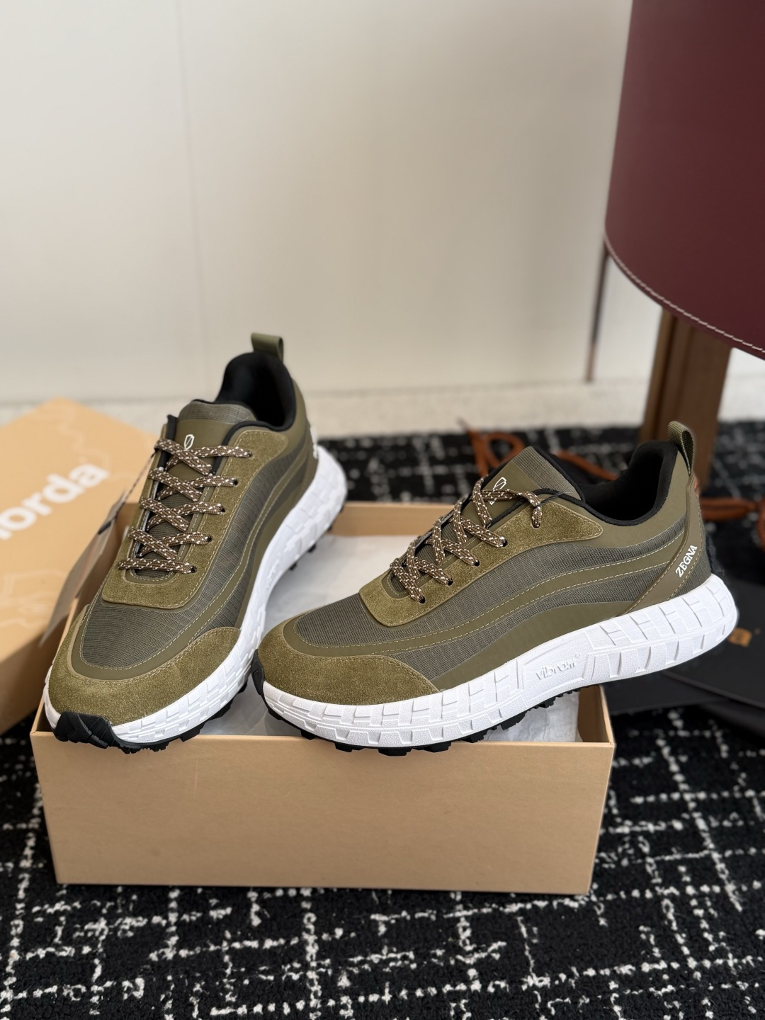 代购级 Zegna × norda 联名户外休闲跑鞋✨ 鞋面拼接防撕裂织物+细腻反毛皮,质感高级,轻薄透气,耐磨抗造 扎 代购级 Zegna × norda 联名户外休闲跑鞋✨ 鞋面拼接防撕裂织物+细腻反毛皮,质感高级,轻薄透气,耐磨抗造 扎