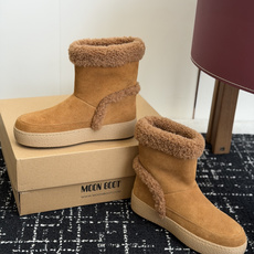 代购级 Moon Boot 翻毛拼接羊羔毛雪地靴✨ 鞋面采用细腻牛反绒,靴口一圈厚实羊羔毛,内里加绒,锁温保暖,秋冬上脚 代购级 Moon Boot 翻毛拼接羊羔毛雪地靴✨ 鞋面采用细腻牛反绒,靴口一圈厚实羊羔毛,内里加绒,锁温保暖,秋冬上脚