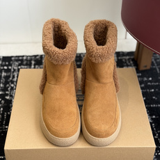 代购级 Moon Boot 翻毛拼接羊羔毛雪地靴✨ 鞋面采用细腻牛反绒,靴口一圈厚实羊羔毛,内里加绒,锁温保暖,秋冬上脚 代购级 Moon Boot 翻毛拼接羊羔毛雪地靴✨ 鞋面采用细腻牛反绒,靴口一圈厚实羊羔毛,内里加绒,锁温保暖,秋冬上脚