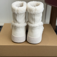 代购级 Moon Boot 翻毛拼接羊羔毛雪地靴✨ 鞋面采用细腻牛反绒,靴口一圈厚实羊羔毛,内里加绒,锁温保暖,秋冬上脚 代购级 Moon Boot 翻毛拼接羊羔毛雪地靴✨ 鞋面采用细腻牛反绒,靴口一圈厚实羊羔毛,内里加绒,锁温保暖,秋冬上脚