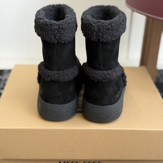 代购级 Moon Boot 翻毛拼接羊羔毛雪地靴✨ 鞋面采用细腻牛反绒,靴口一圈厚实羊羔毛,内里加绒,锁温保暖,秋冬上脚 代购级 Moon Boot 翻毛拼接羊羔毛雪地靴✨ 鞋面采用细腻牛反绒,靴口一圈厚实羊羔毛,内里加绒,锁温保暖,秋冬上脚