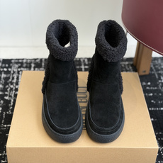 代购级 Moon Boot 翻毛拼接羊羔毛雪地靴✨ 鞋面采用细腻牛反绒,靴口一圈厚实羊羔毛,内里加绒,锁温保暖,秋冬上脚 代购级 Moon Boot 翻毛拼接羊羔毛雪地靴✨ 鞋面采用细腻牛反绒,靴口一圈厚实羊羔毛,内里加绒,锁温保暖,秋冬上脚
