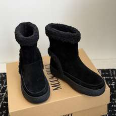 代购级 Moon Boot 翻毛拼接羊羔毛雪地靴✨ 鞋面采用细腻牛反绒,靴口一圈厚实羊羔毛,内里加绒,锁温保暖,秋冬上脚 代购级 Moon Boot 翻毛拼接羊羔毛雪地靴✨ 鞋面采用细腻牛反绒,靴口一圈厚实羊羔毛,内里加绒,锁温保暖,秋冬上脚