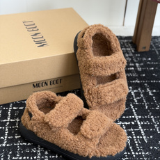 代购级 Moon Boot 双魔术贴毛毛凉鞋✨ 通体加厚泰迪羊羔毛面料,软糯亲肤,保暖又氛围感满满 双魔术贴设计,可自由 代购级 Moon Boot 双魔术贴毛毛凉鞋✨ 通体加厚泰迪羊羔毛面料,软糯亲肤,保暖又氛围感满满 双魔术贴设计,可自由