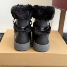 代购级 Moon Boot系带毛绒中筒雪地靴✨ 整鞋厚实仿水貂毛绒面料,蓬松柔软,包裹感强,保暖效果在线 经典系带设计, 代购级 Moon Boot系带毛绒中筒雪地靴✨ 整鞋厚实仿水貂毛绒面料,蓬松柔软,包裹感强,保暖效果在线 经典系带设计,