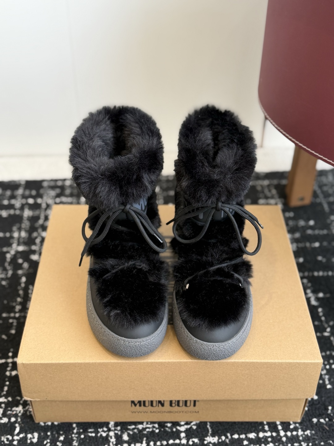 代购级 Moon Boot系带毛绒中筒雪地靴✨ 整鞋厚实仿水貂毛绒面料,蓬松柔软,包裹感强,保暖效果在线 经典系带设计, 代购级 Moon Boot系带毛绒中筒雪地靴✨ 整鞋厚实仿水貂毛绒面料,蓬松柔软,包裹感强,保暖效果在线 经典系带设计,