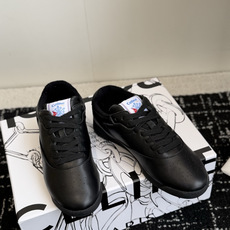 代购级 CELINE × Reebok联名运动鞋发售 复古运动风又有新鞋值得收藏了👟 Freestyle by CELI 代购级 CELINE × Reebok联名运动鞋发售 复古运动风又有新鞋值得收藏了👟 Freestyle by CELI