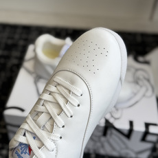 代购级 CELINE × Reebok联名运动鞋发售 复古运动风又有新鞋值得收藏了👟 Freestyle by CELI 代购级 CELINE × Reebok联名运动鞋发售 复古运动风又有新鞋值得收藏了👟 Freestyle by CELI