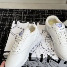 代购级 CELINE × Reebok联名运动鞋发售 复古运动风又有新鞋值得收藏了👟 Freestyle by CELI 代购级 CELINE × Reebok联名运动鞋发售 复古运动风又有新鞋值得收藏了👟 Freestyle by CELI