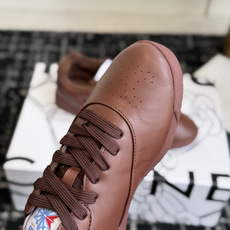 代购级 CELINE × Reebok联名运动鞋发售 复古运动风又有新鞋值得收藏了👟 Freestyle by CELI 代购级 CELINE × Reebok联名运动鞋发售 复古运动风又有新鞋值得收藏了👟 Freestyle by CELI