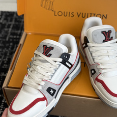 东莞代购级 LOUIS VUITTON Trainer lv休闲鞋皮革 圆头系带 字母签名 低帮 板鞋 鸳鸯 男女同款 东莞代购级 LOUIS VUITTON Trainer lv休闲鞋皮革 圆头系带 字母签名 低帮 板鞋 鸳鸯 男女同款