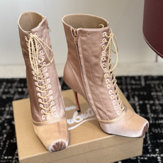 代购级 Christian Louboutin红底系带高筒靴 面料:真丝印花,自带高级光泽感 方头设计+靴身全绑带,修饰 代购级 Christian Louboutin红底系带高筒靴 面料:真丝印花,自带高级光泽感 方头设计+靴身全绑带,修饰