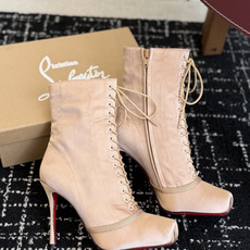 代购级 Christian Louboutin红底系带高筒靴 面料:真丝印花,自带高级光泽感 方头设计+靴身全绑带,修饰 代购级 Christian Louboutin红底系带高筒靴 面料:真丝印花,自带高级光泽感 方头设计+靴身全绑带,修饰