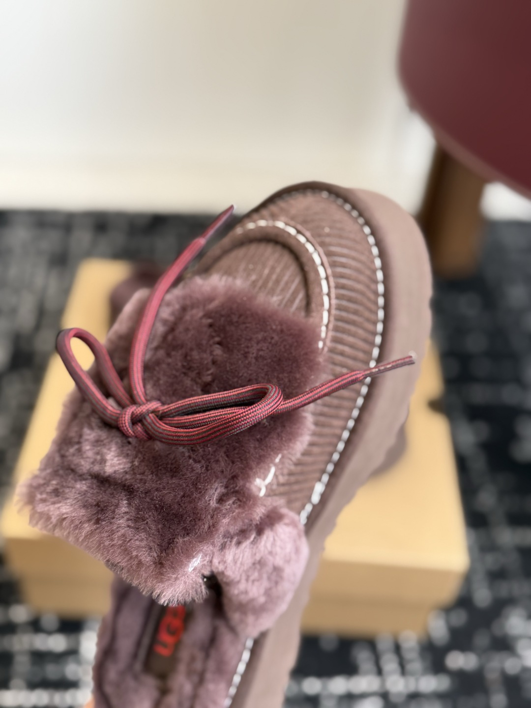 代购级 UGG宋雨琦同款蝴蝶结包头羊毛半拖秋冬爆款复古毛毛半拖，甜酷氛围感直接拉满，懒人出门首选🍂 ▫️鞋面采用灯芯绒拼