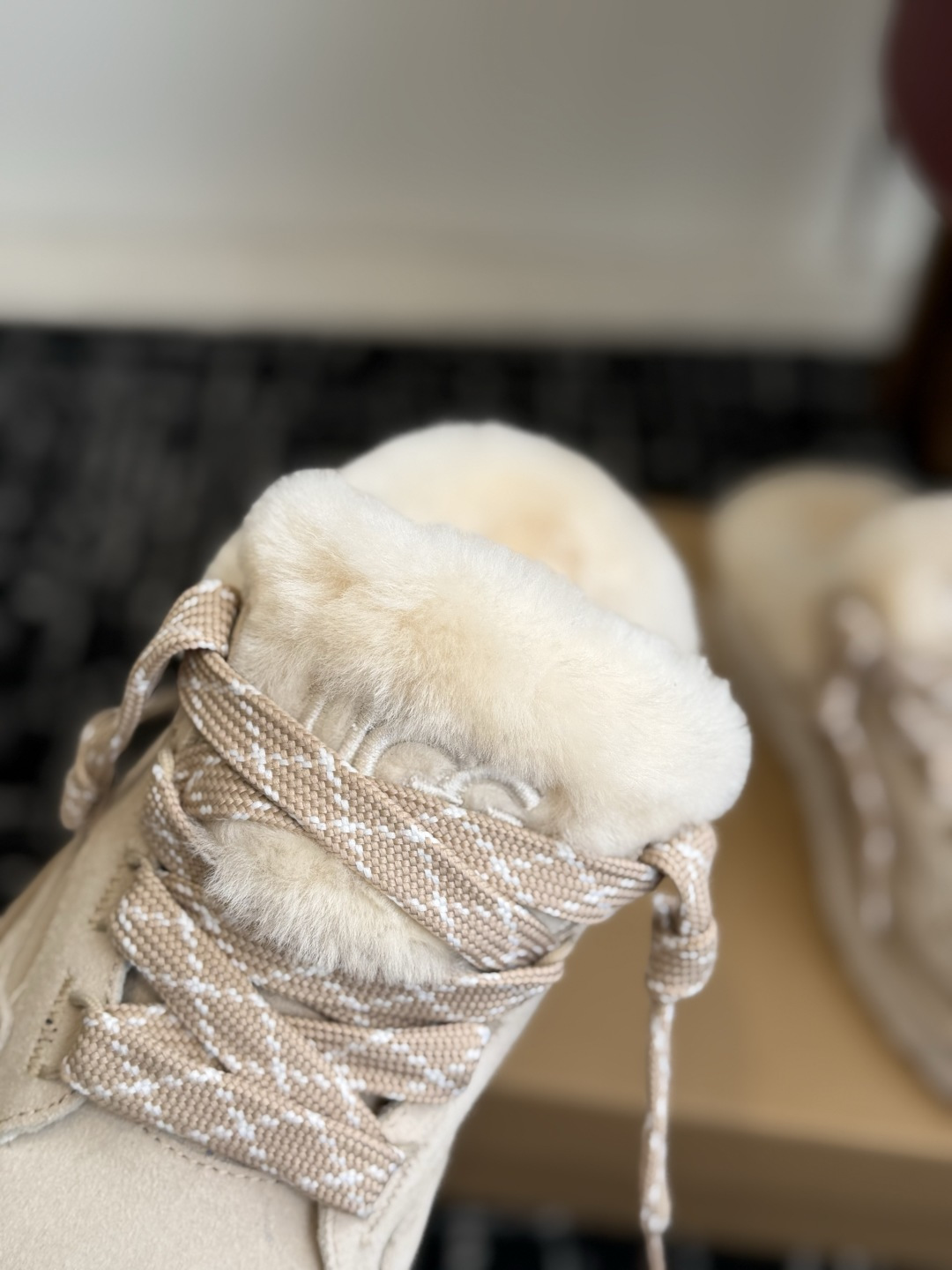 代购级 UGG Lowmel梅尔休闲穆勒鞋 秋冬新款懒人穆勒雪地鞋，时髦感和保暖感双双在线！ ▫️鞋面选用高丝光牛绒，质