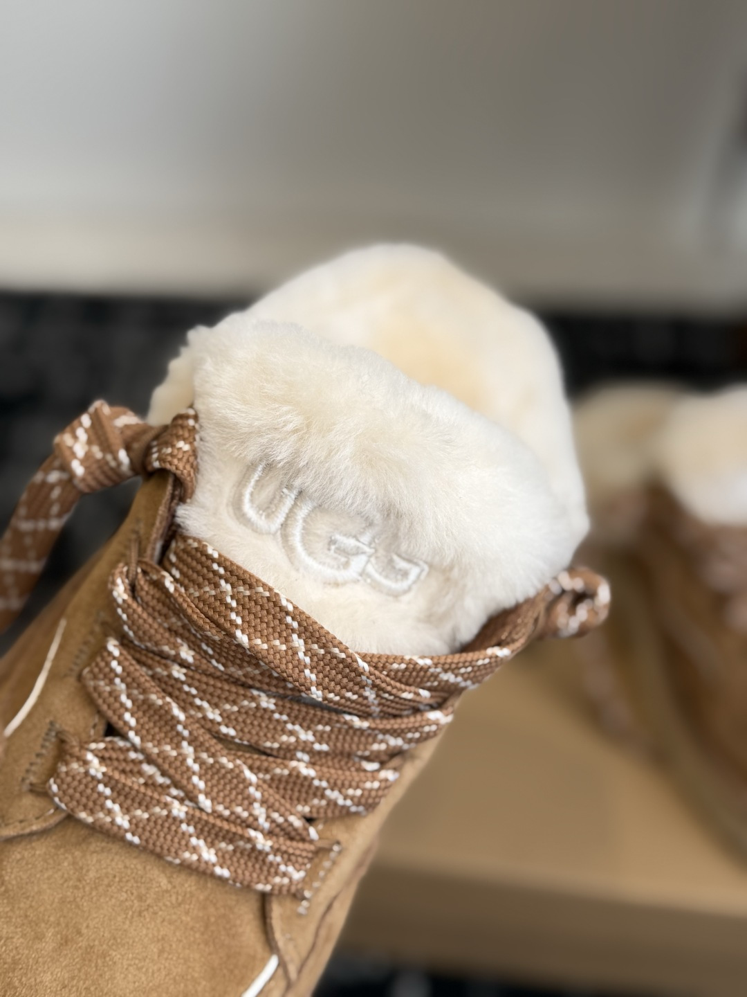 代购级 UGG Lowmel梅尔休闲穆勒鞋 秋冬新款懒人穆勒雪地鞋,时髦感和保暖感双双在线! ▫️鞋面选用高丝光牛绒,质 代购级 UGG Lowmel梅尔休闲穆勒鞋 秋冬新款懒人穆勒雪地鞋,时髦感和保暖感双双在线! ▫️鞋面选用高丝光牛绒,质