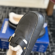 代购级 BIRKENSTOCK勃肯羊毛全包单鞋 小红书爆款断货款,原版开发,复古慵懒风直接拉满! ▫️面料:鞋面采用顶级 代购级 BIRKENSTOCK勃肯羊毛全包单鞋 小红书爆款断货款,原版开发,复古慵懒风直接拉满! ▫️面料:鞋面采用顶级
