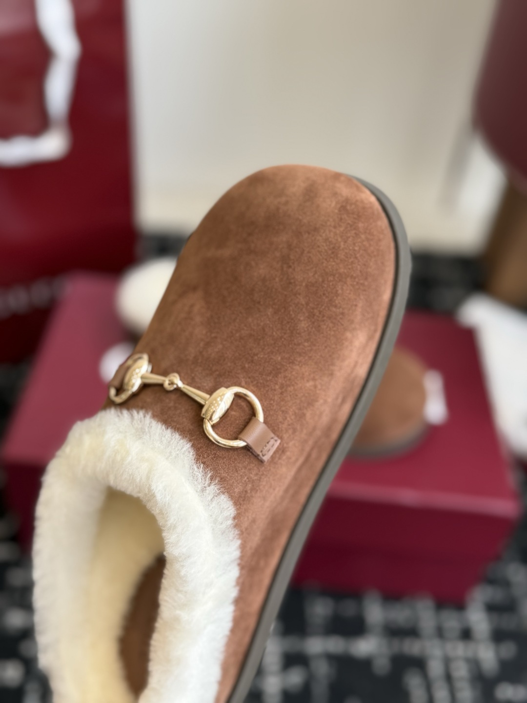 东莞代购级 Gucci GG穆勒羊毛拖鞋｜秋冬氛围感单品 经典马衔扣元素，重新诠释品牌复古格调，上脚慵懒又显贵！ ▫️面