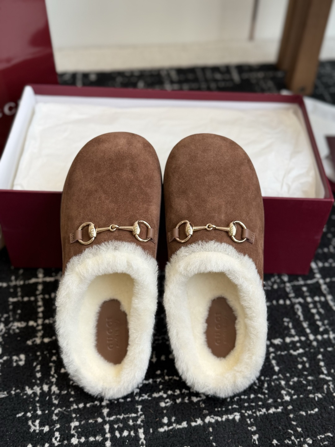 东莞代购级 Gucci GG穆勒羊毛拖鞋｜秋冬氛围感单品 经典马衔扣元素，重新诠释品牌复古格调，上脚慵懒又显贵！ ▫️面